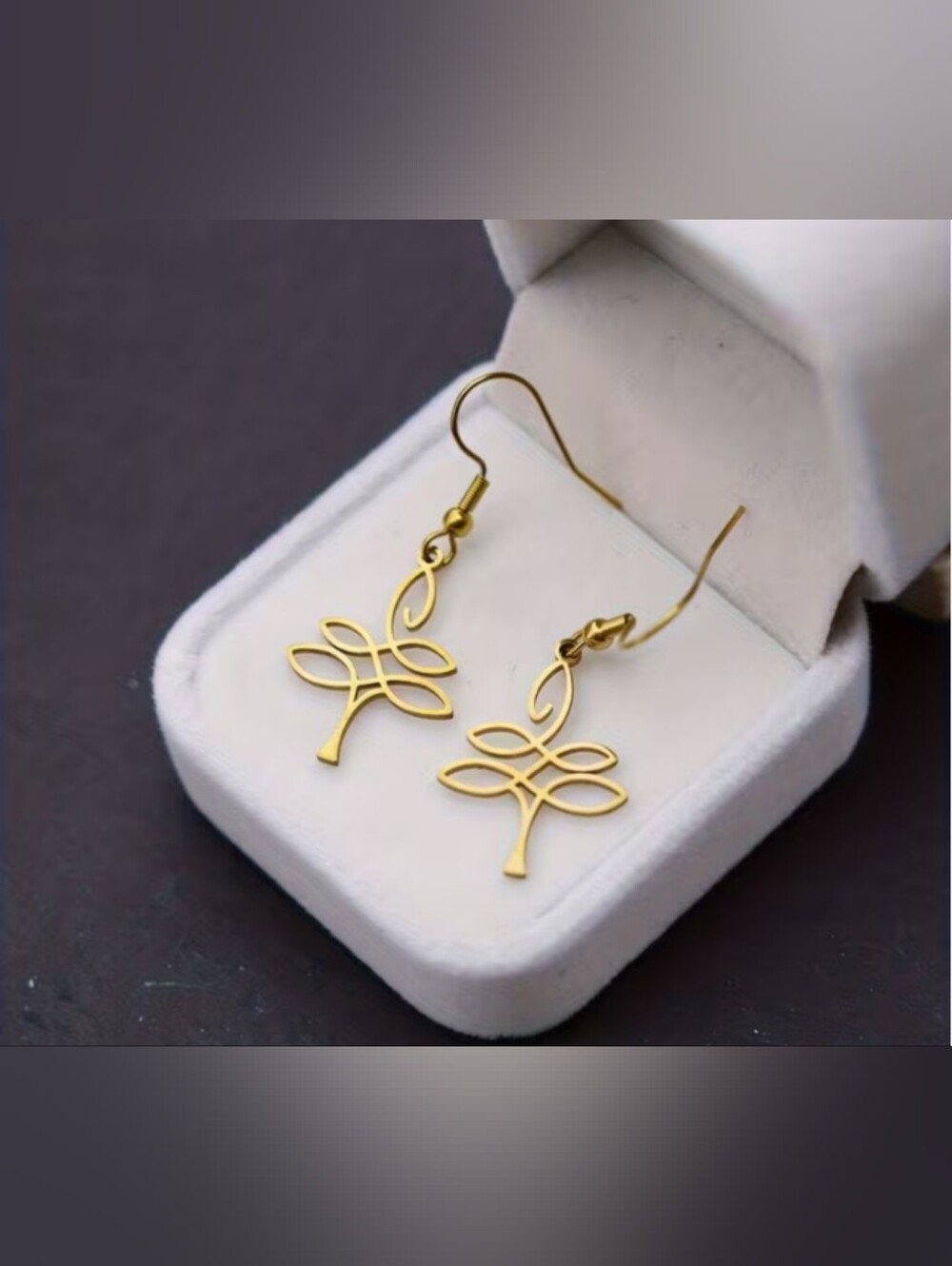 $8 Each Or Bundle 5/$20 Simplistic Gold Chtistmas Tree Motif Earrings